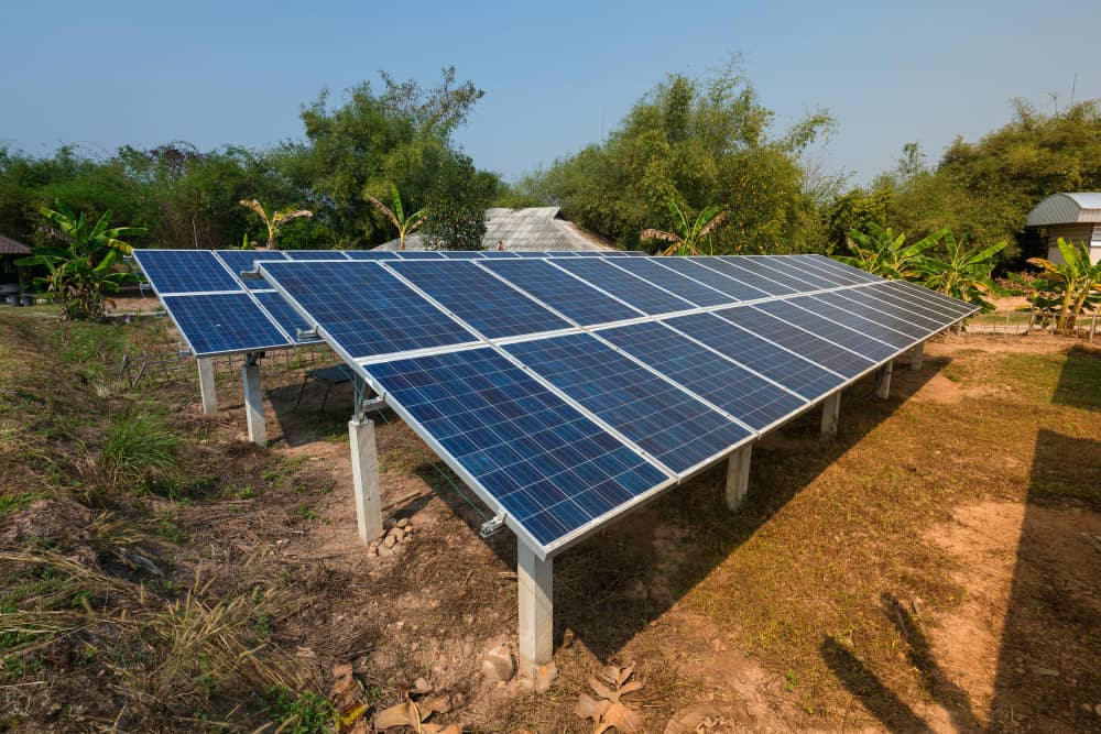 Commercial rooftop solar panels
